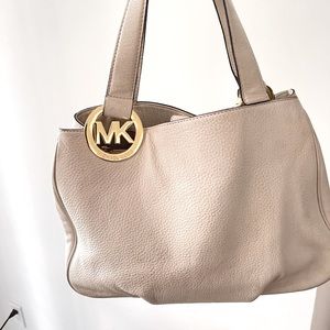 Michael Kors used leather bag color Champaign